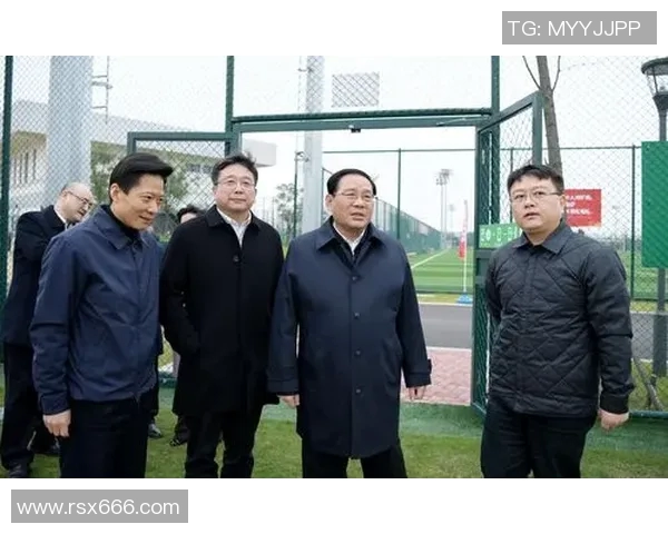 李强畅谈篮球生涯背后的故事与成长历程 李强畅谈篮球生涯背后的故事与成长历程