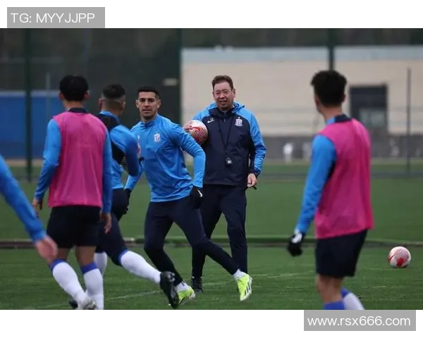 重磅专题：西安足球队如何通过包夹战术实现战术革新与团队协作提升